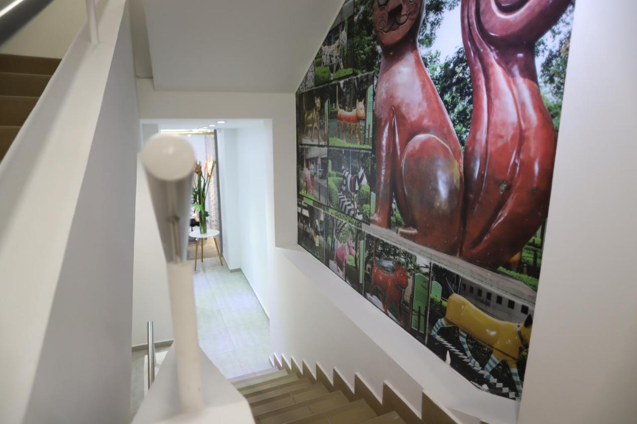 On Apartasuites Cali Bagian luar foto