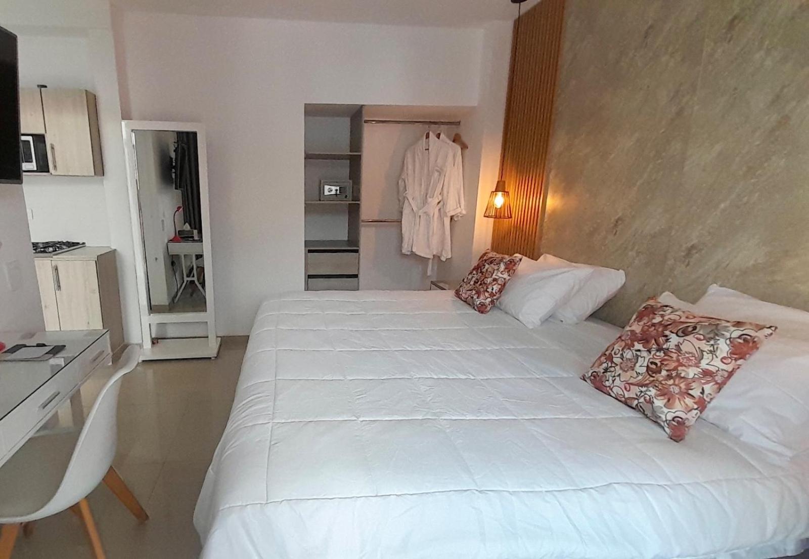 On Apartasuites Cali Bagian luar foto