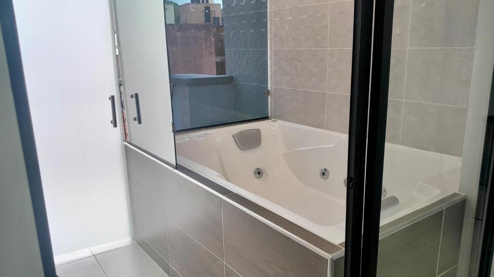 On Apartasuites Cali Bagian luar foto