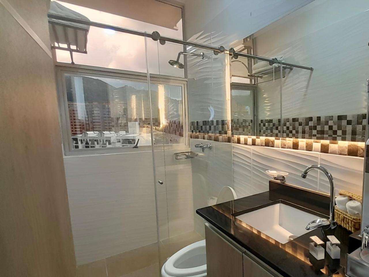On Apartasuites Cali Bagian luar foto