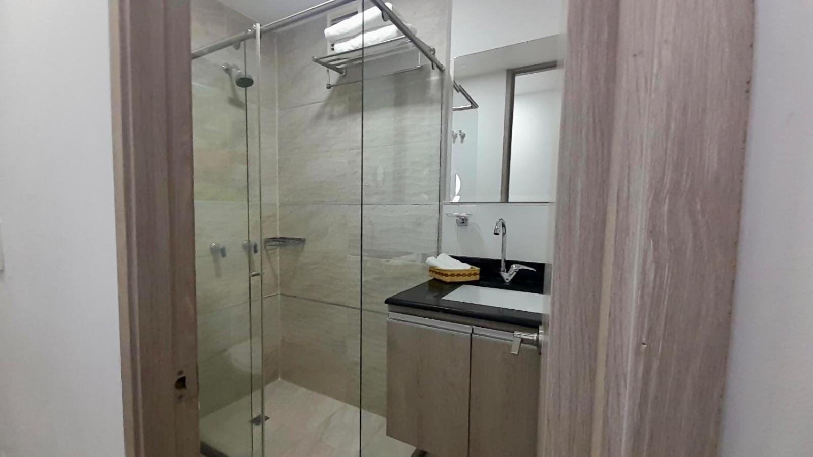 On Apartasuites Cali Bagian luar foto
