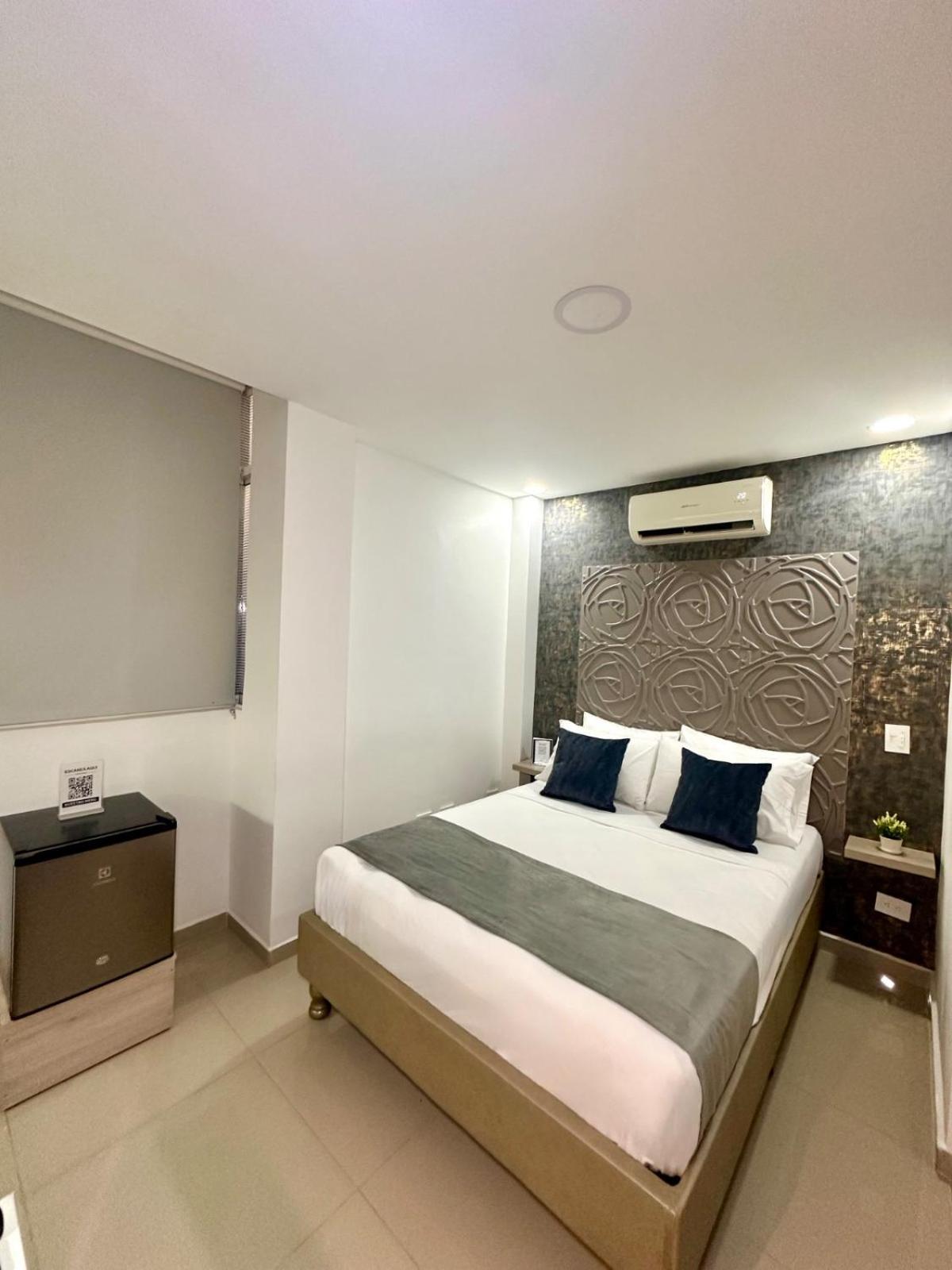 On Apartasuites Cali Bagian luar foto