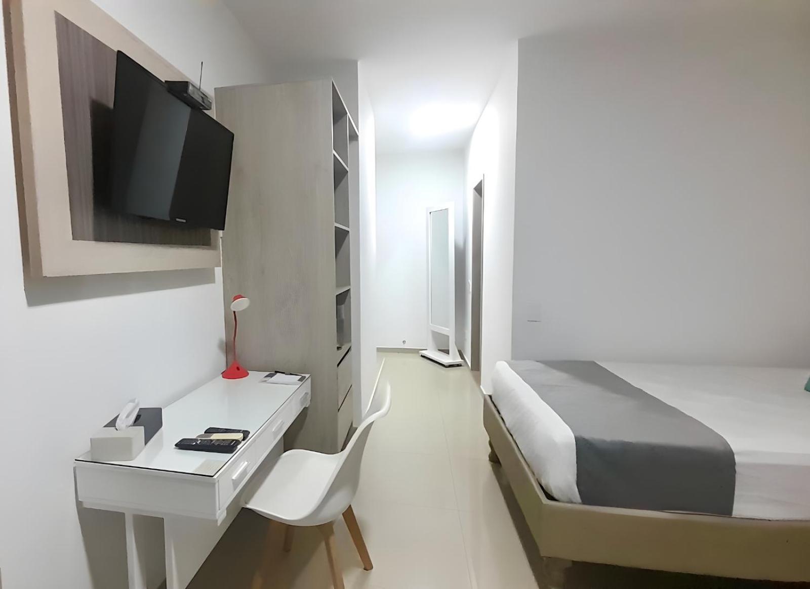 On Apartasuites Cali Bagian luar foto