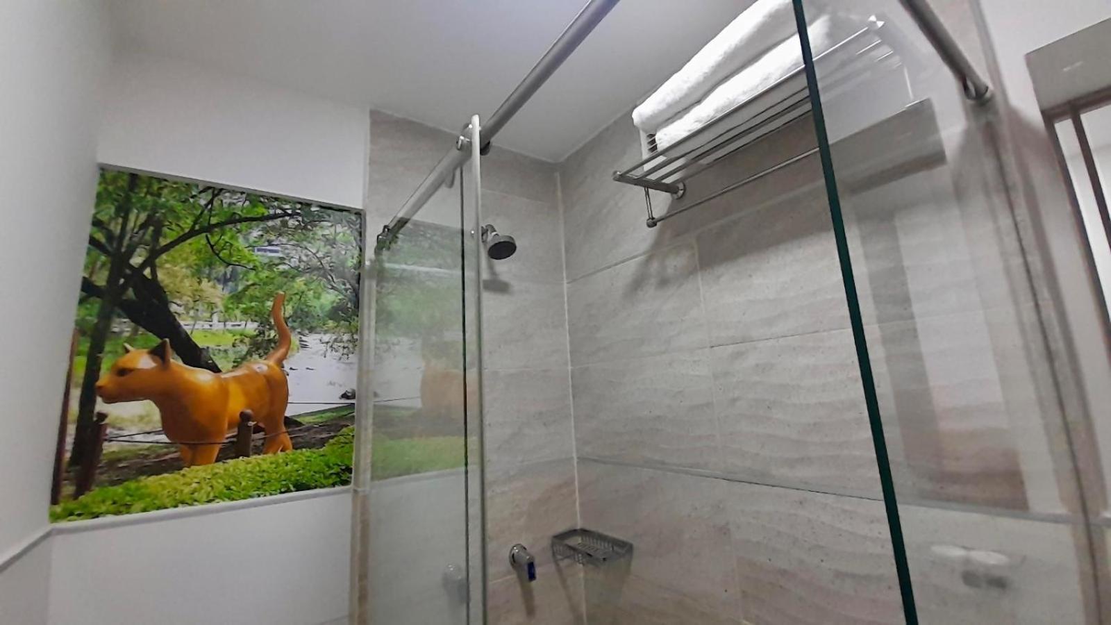 On Apartasuites Cali Bagian luar foto