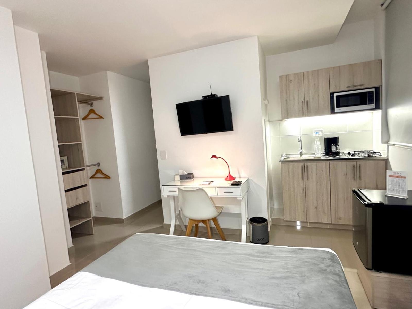 On Apartasuites Cali Bagian luar foto